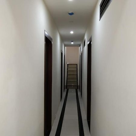 Sadguru Lodge Mumbai Eksteriør bilde
