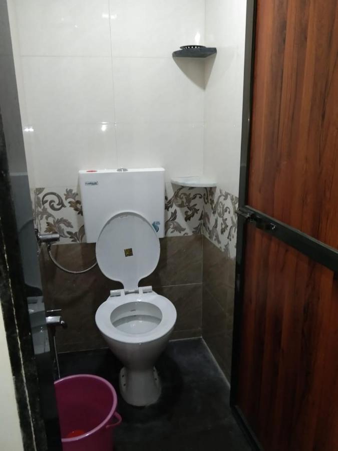 Sadguru Lodge Mumbai Eksteriør bilde