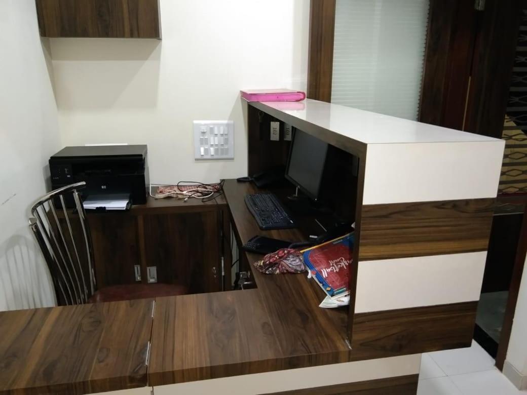 Sadguru Lodge Mumbai Eksteriør bilde