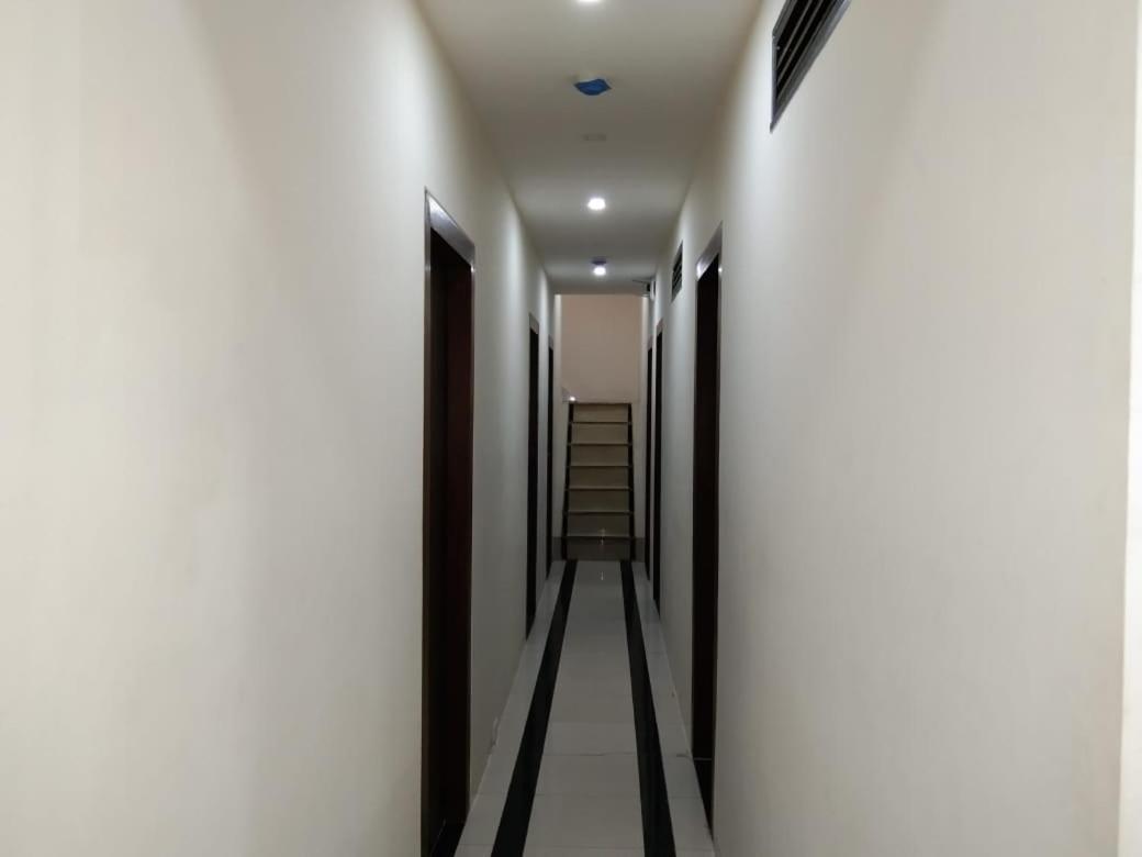 Sadguru Lodge Mumbai Eksteriør bilde